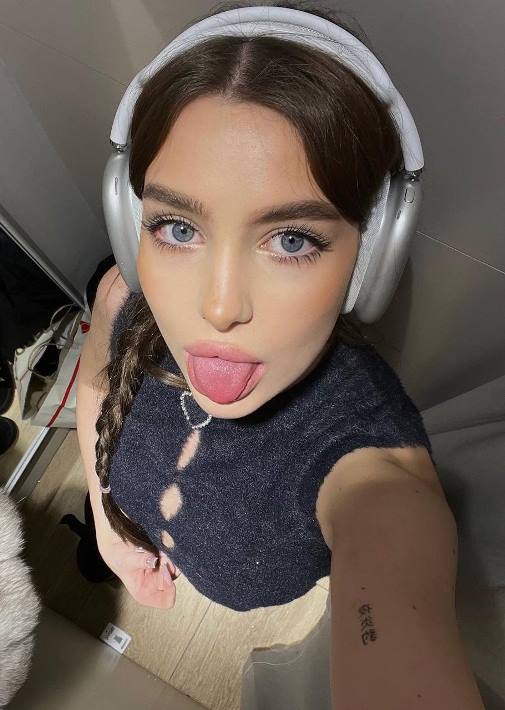 Twitch russian girl53